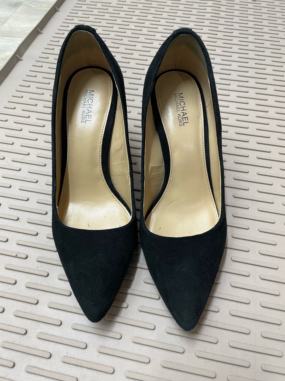 Michael Kors Dorothy Flex Pump Womens‎ Black Suede Excellent Pointed Toe Heels